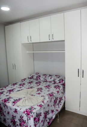 Apt 1 qto wifi - netflix - ar condicionado - prox ao metrô -ambiente familiar.